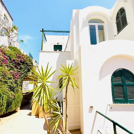 بيت ضيافة La Zagara By Caprirooms 3*