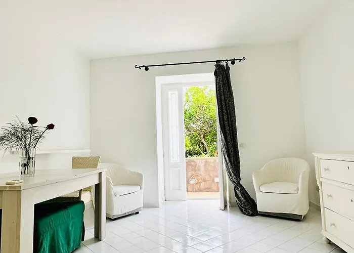 Guest house La Zagara By Caprirooms 3*